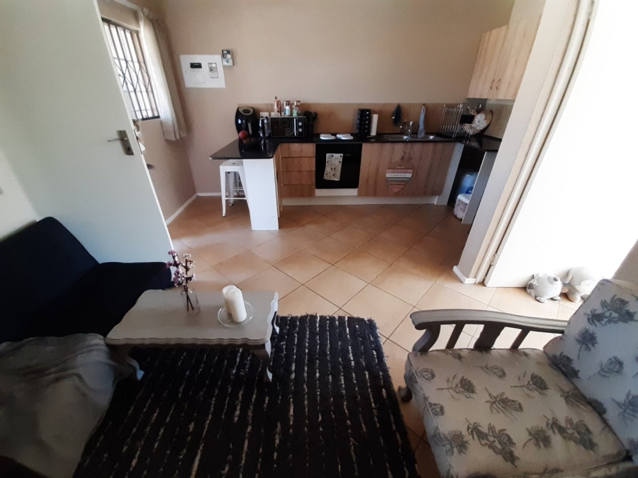 To Let  Bedroom Property for Rent in Van Der Hoff Park North West